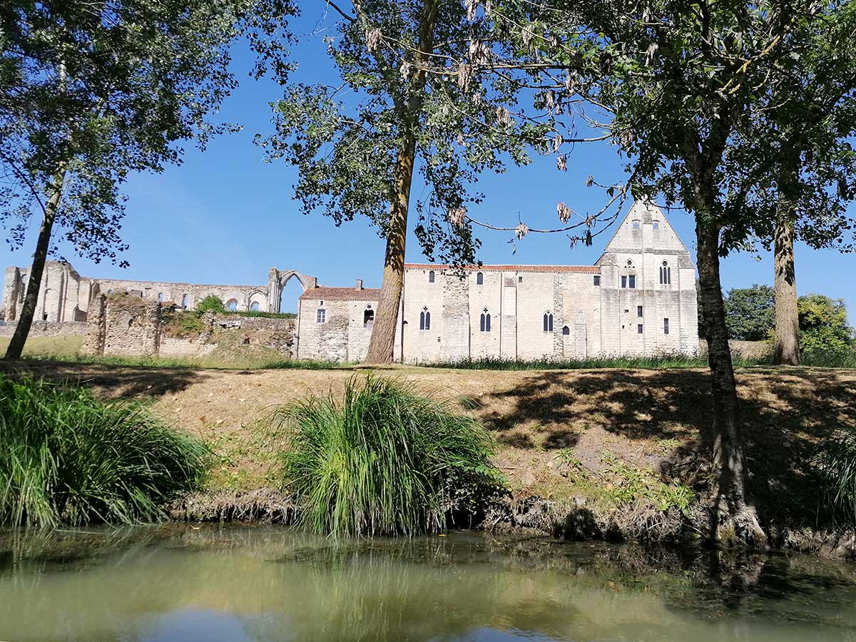 l'abbaye de Maillezais